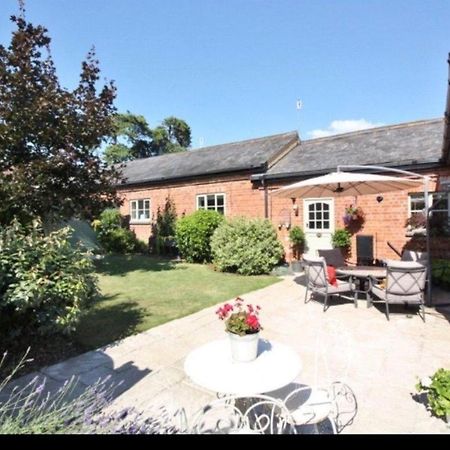 Stunning Barn Private Hot Tub Malvern & Worcester Sleeps 6 외부 사진