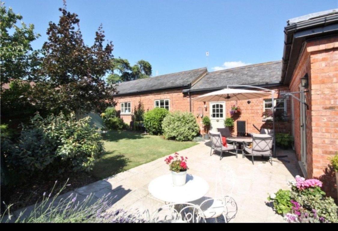 Stunning Barn Private Hot Tub Malvern & Worcester Sleeps 6 외부 사진